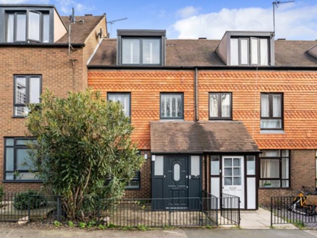 House for rent in Barnsbury, Greater London