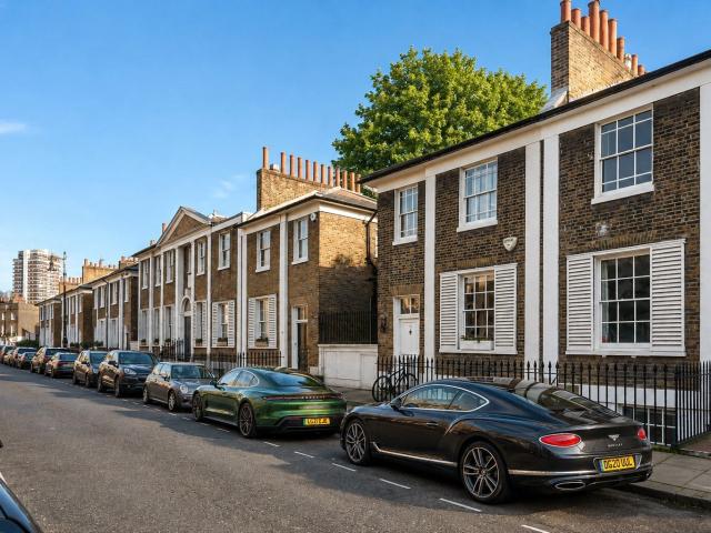 House for rent in Belgravia, Greater London