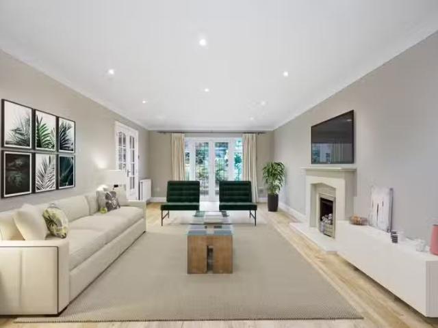 House for rent in Lower Green Esher, Blackhills