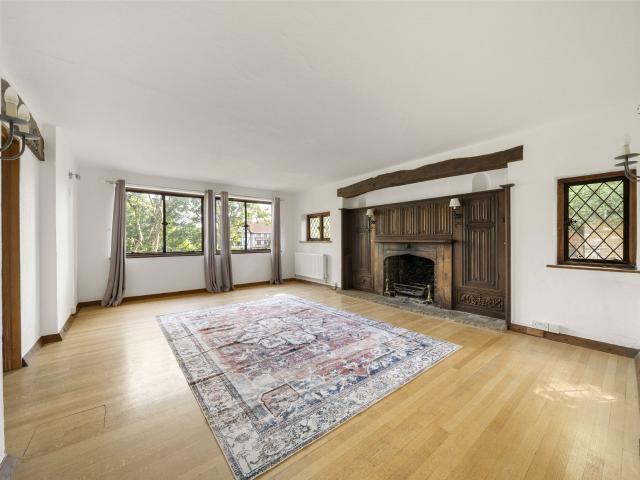 House for rent in Lower Green Esher, Blackhills