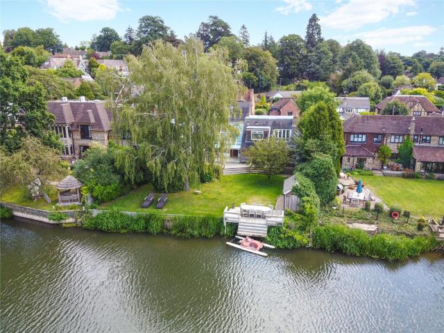 House for rent in Lower Green Esher, Blackhills