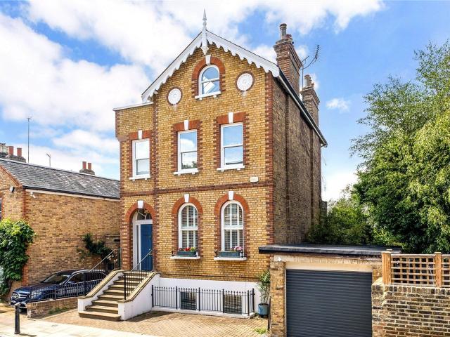 Apartment for rent in North Sheen, Greater London