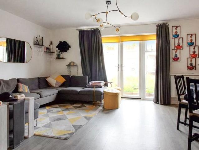 Townhouse for rent in Springhead, Hamerton