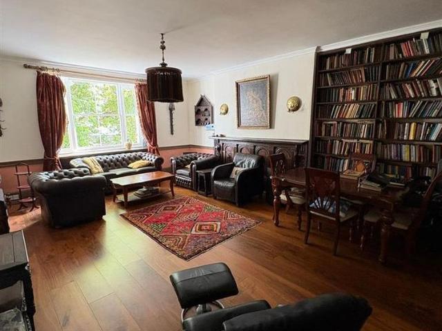 House for rent in East Marylebone, Cat Hill