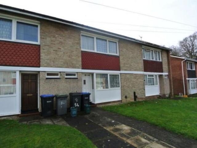 House for rent in Row Town, Surrey