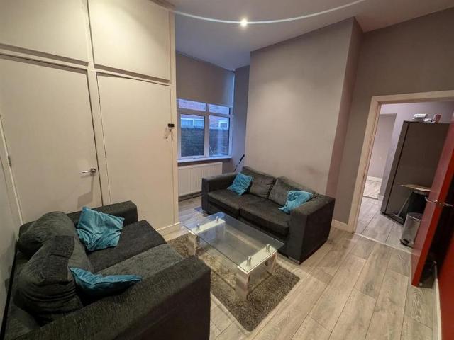 House for rent in Burslem, Stoke-on-Trent