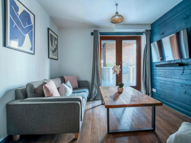 Apartment for rent in Bede Island, Old Wharf