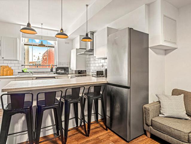 Apartment for rent in Bede Island, Old Wharf