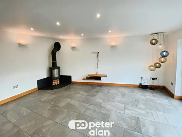 Apartment for rent in Cwmpennar, Cefnpennar