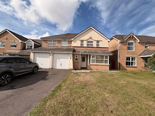 Apartment for rent in Laleston, Broadlands