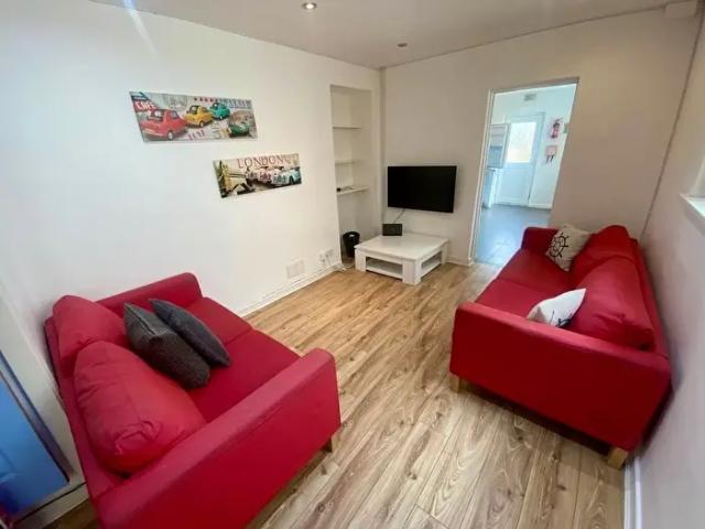 Apartment for rent in Brynmill, Swansea
