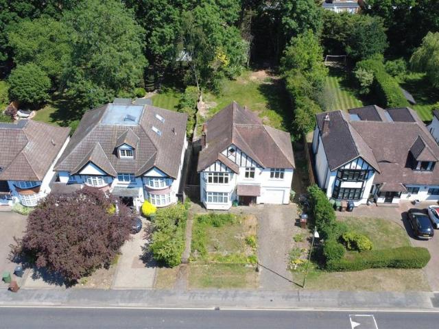 Land for sale in Elstree and Borehamwood, Borehamwood