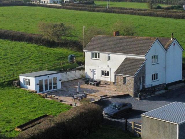 Land for sale in Llangyndeyrn, Meinciau
