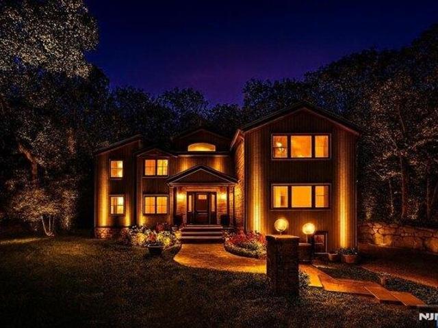 House for sale in Mahwah, New Jersey