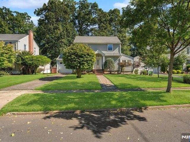 House for sale in River Edge, New Jersey