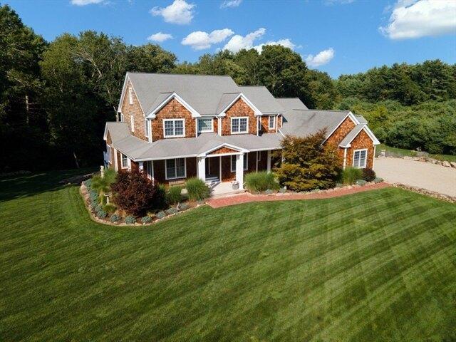 House for sale in Rochester, Massachusetts