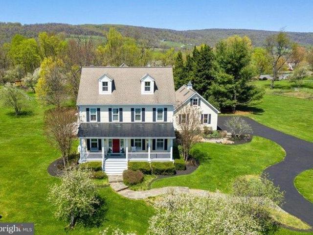 House for sale in Round Hill