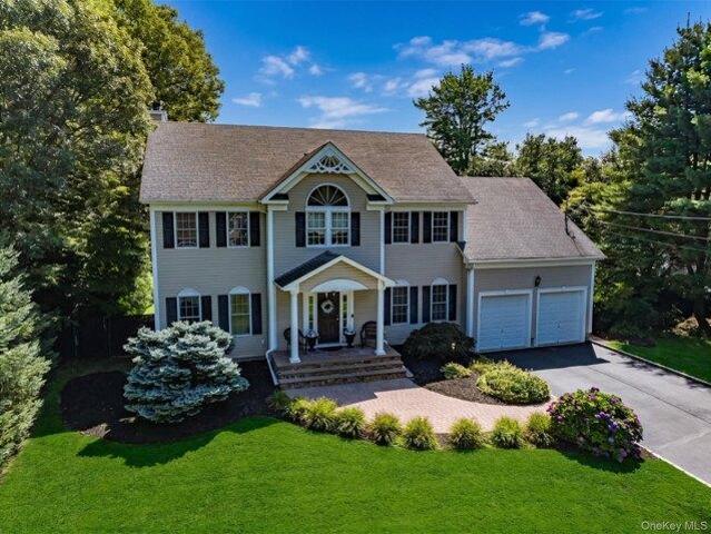 House for sale in Smithtown, New York
