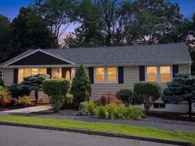 House for sale in Lynnhurst, Saugus