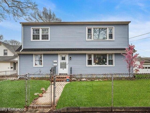 House for sale in Secaucus, Hudson County