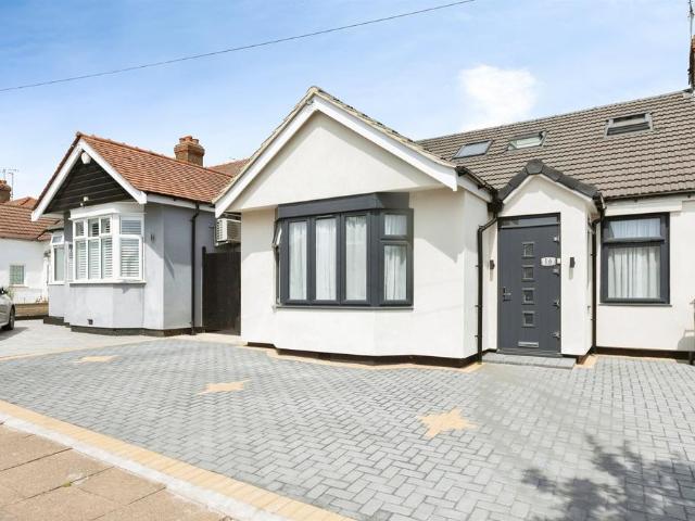 Bungalow for sale in Fairlop, Greater London