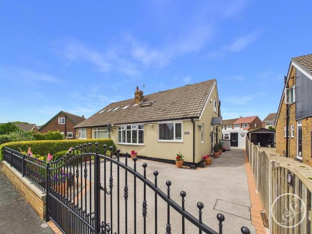 Bungalow for sale in West Yorkshire