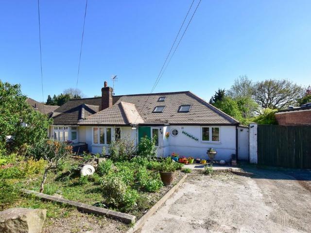 Bungalow for sale in Batchworth, Hertfordshire