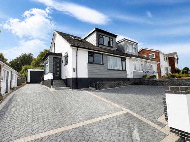 Bungalow for sale in Shiphay
