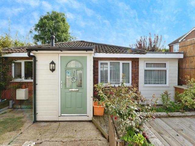 Bungalow for sale in Sunnymede, Billericay