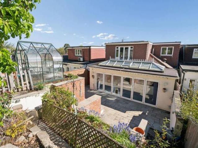 Bungalow for sale in Watford Rural, Batchworth