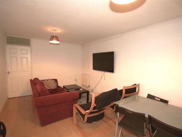 House for rent in The Butts, Kent