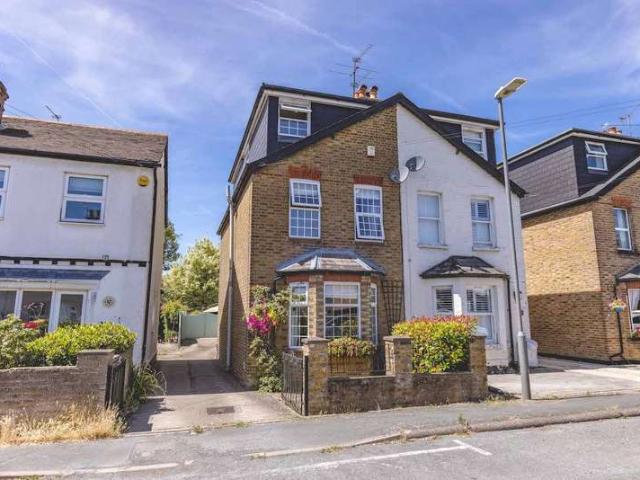 Farm for sale in Burnham, Swallow