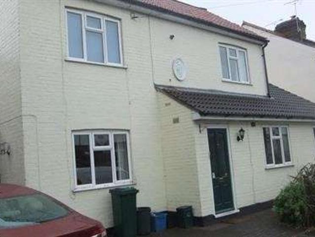 Farm for rent in Hampton Hill, Greater London