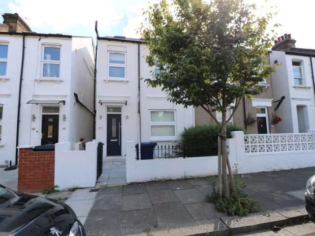 Farm for rent in London Borough of Ealing, Greater London