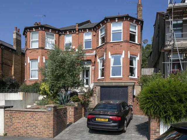 Farm for sale in East Dulwich, Greater London