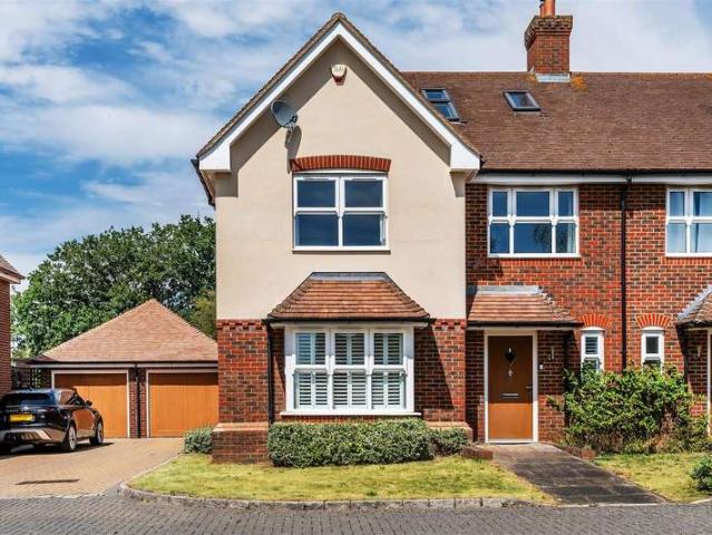Farm for sale in Hillview, Surrey