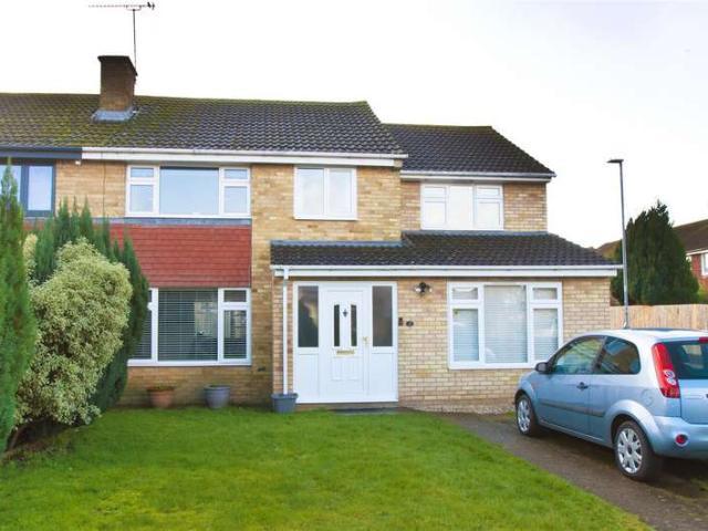 Semi Detached House for sale in Slough, Langley