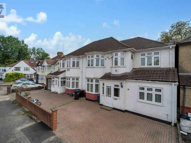 Farm for sale in Lampton, Greater London