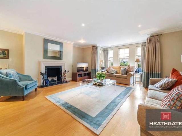 Semi Detached House for sale in Hampstead Garden Suburb, Hampstead Garden Suburb