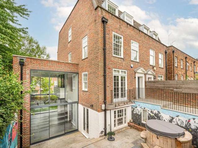 Semi Detached House for sale in South Hampstead, South Hampstead