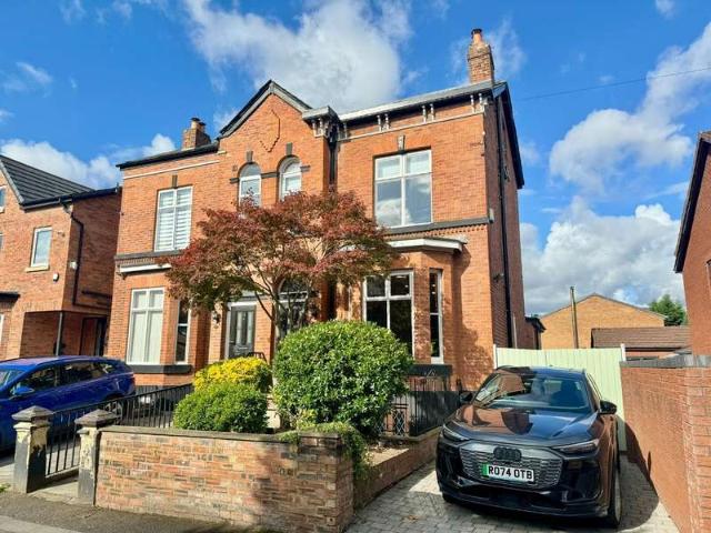 Farm for sale in Gorse Hill, Trafford Park