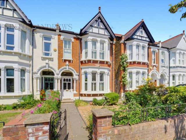Farm for sale in London Borough of Ealing, Hanwell