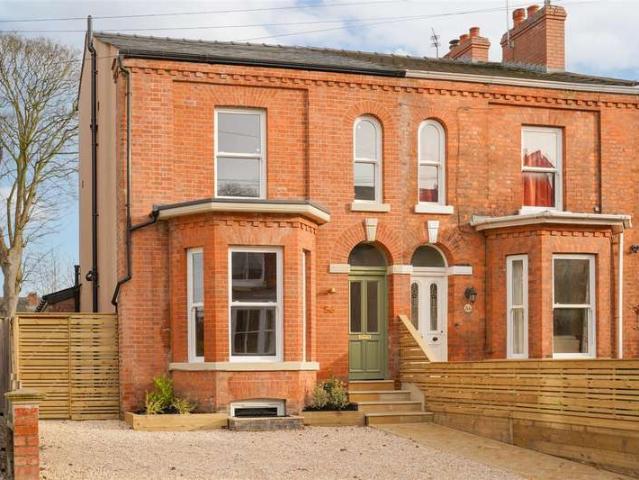 Farm for sale in Gorse Hill, Trafford Park