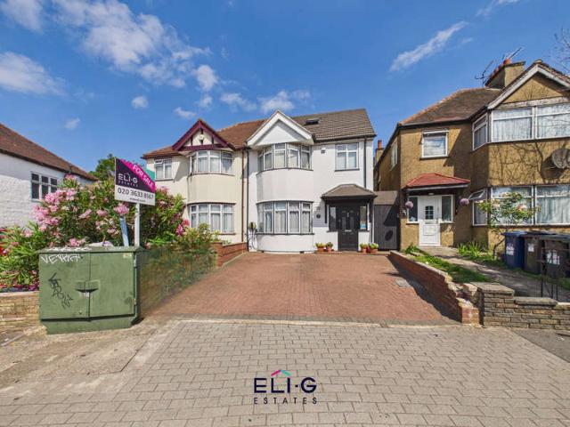 Farm for sale in Brent Cross, Greater London