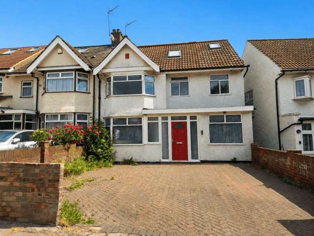 Farm for sale in Brent Cross, Greater London
