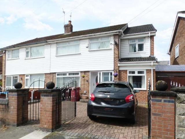 Farm for sale in Pluckington, Huyton