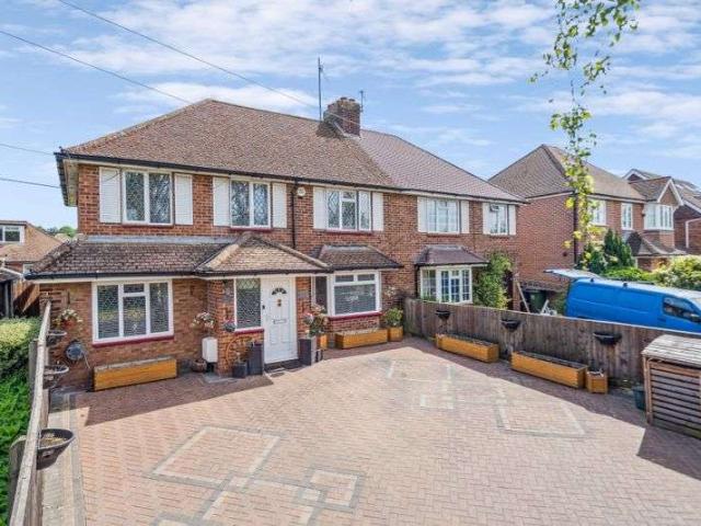 Farm for sale in Fern, Little Marlow