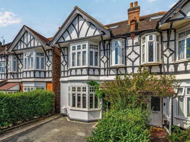 Farm for sale in London Borough of Ealing, Greater London