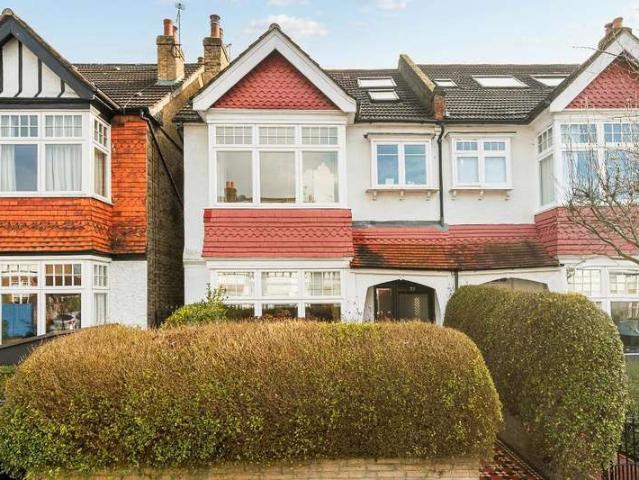 Farm for sale in London Borough of Ealing, Greater London