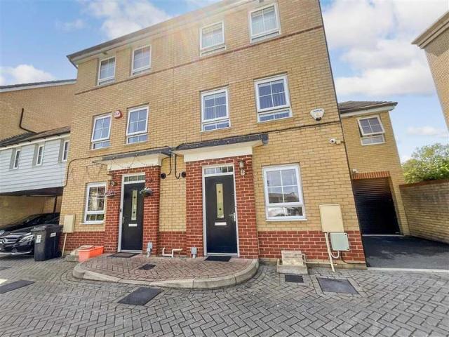 Farm for sale in Lee Chapel, Essex